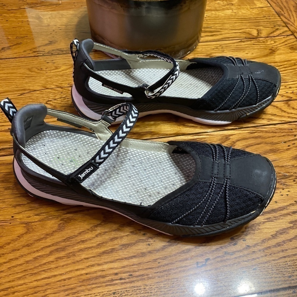 𝅺jambu  Mary Janes Size 7.5 Black Adjustable Flats